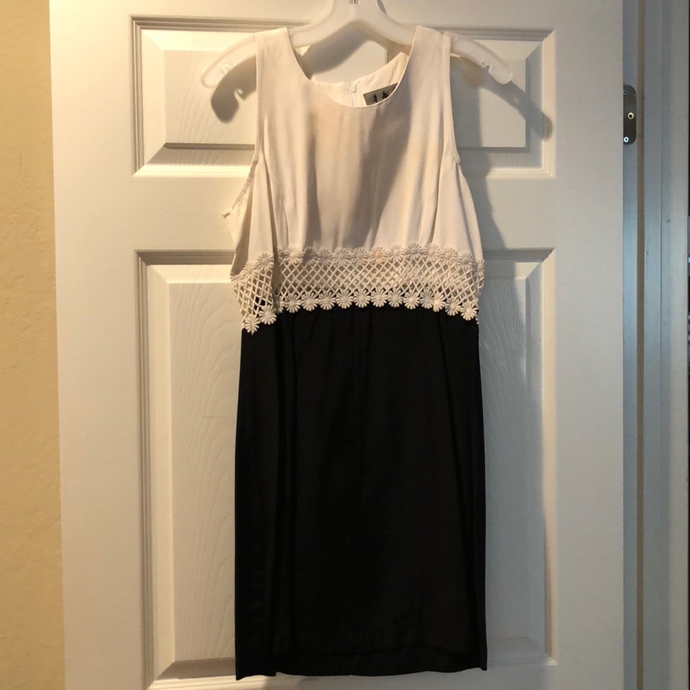 Sleeveless dress